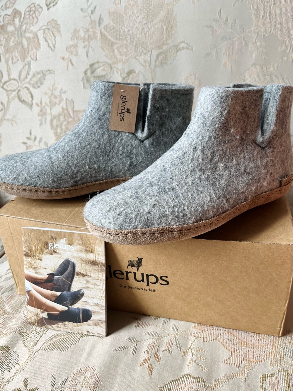 Woman's 38 Glerups slippers boots brand new